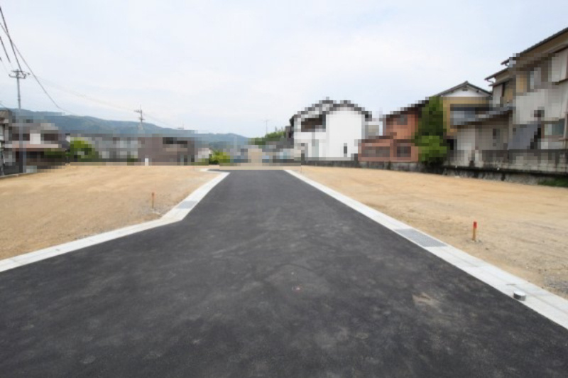 福井町　建築条件付き　売土地　Ｄ号地（全5区画）　の前面道路含む現地写真