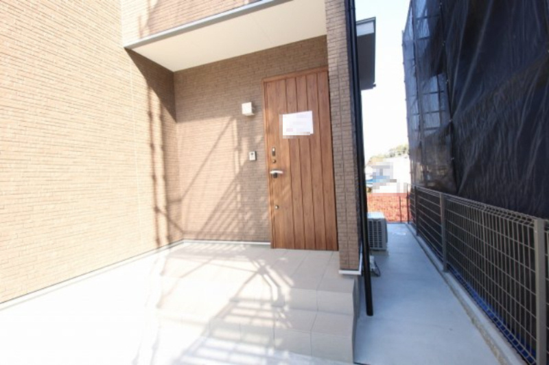 福井町　新築戸建　Ｂ号地（全5区画）　の玄関