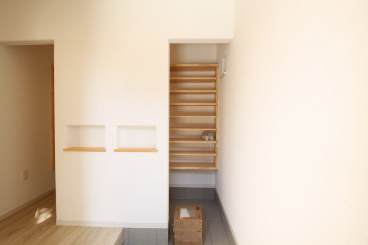 福井町　新築戸建　Ｂ号地（全5区画）　の収納|玄関ホール