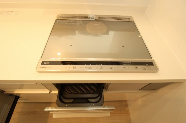 福井町　新築戸建　Ｂ号地（全5区画）　のキッチン|ＩＨクッキングヒ－タ－