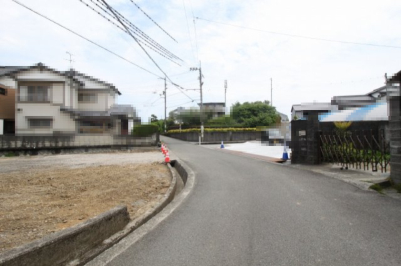 福井町　建築条件付き　売土地　Ｅ号地（全5区画）　の前面道路含む現地写真