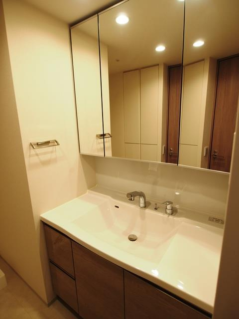 プラウドタワー梅田豊崎の洗面所