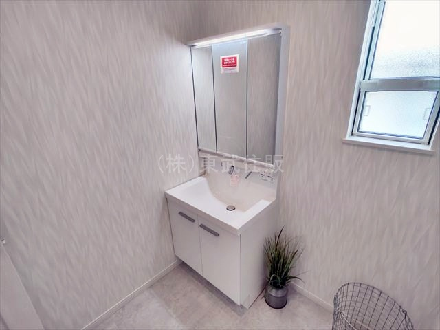 【独立洗面台】 | 川越市志多町R６　A号棟　全１棟 | 朝の身支度には欠かせない独立洗面化粧台