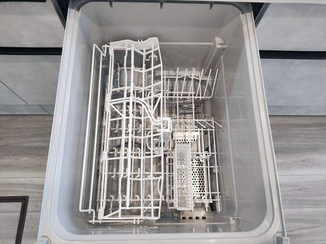 【キッチン】 | 川越市志多町R６　A号棟　全１棟 | 洗い物の手間が省ける食洗機付きです