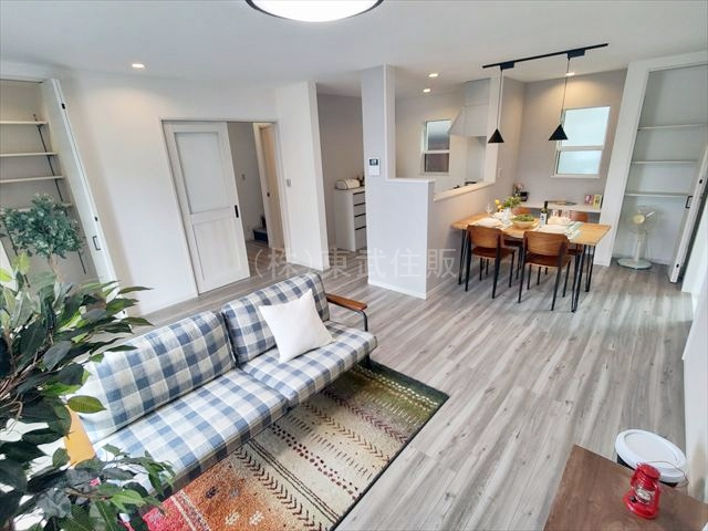 【居間・リビング】 | 川越市志多町R６　A号棟　全１棟 | ご家族が集まるリビングは17.25帖の広さです