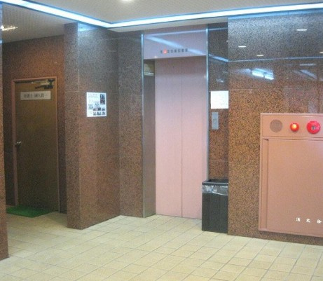 西天満第11松屋ビルのエントランス