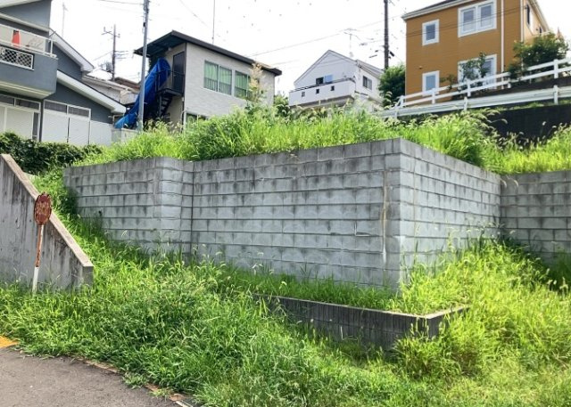 【外観】 | 土地の面積＝住宅面積ではありません。建ぺい率の問題などで、土地のある場所によって住宅を建てられる面積は限られています。高さもしかり、「土地」という言葉の中には、建築条件も含まれると考えておきましょう。