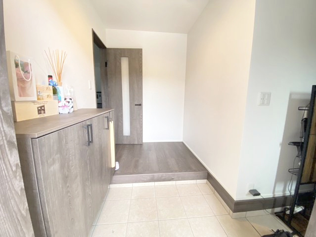 【角地】水戸市元石川町　4LDK　の玄関