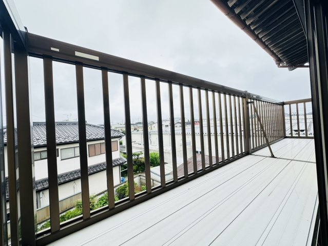 石岡市石岡　《古民家風》中古戸建のバルコニー
