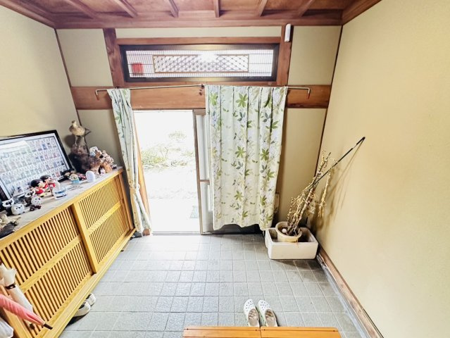石岡市石岡　《古民家風》中古戸建の玄関