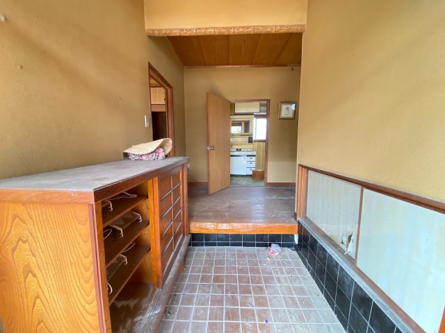 【5LDK】　土浦市東崎町　中古戸建の玄関