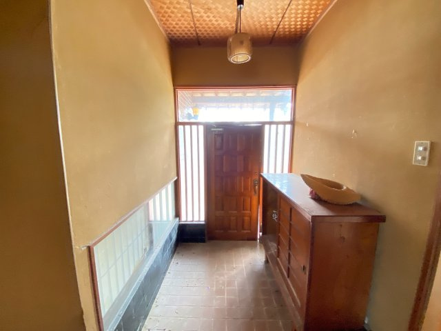 【5LDK】　土浦市東崎町　中古戸建の玄関