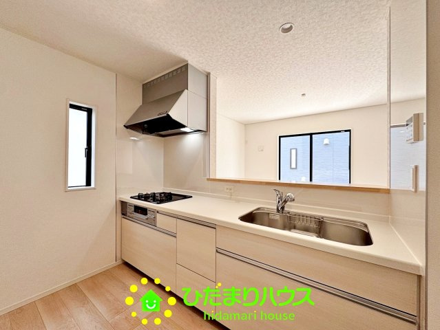 久喜市吉羽第8　新築一戸建て　03　クレイドルガーデンのキッチン|毎日のお料理も楽になりそうですね。