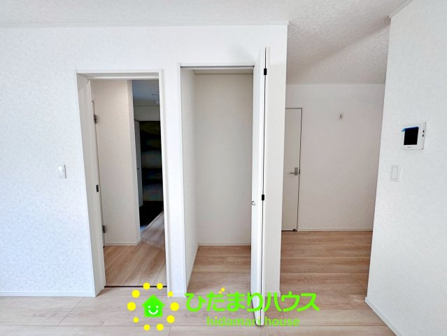 久喜市吉羽第8　新築一戸建て　03　クレイドルガーデンの収納|リビング収納が付いております。