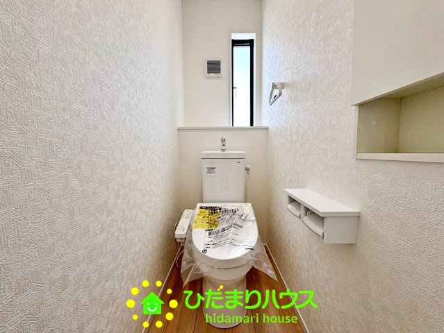 久喜市吉羽第8　新築一戸建て　03　クレイドルガーデンのトイレ|トイレは2箇所完備しておりますので取り合いになる事はありませんね。