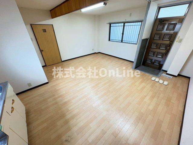 ピースハイツ長堂B棟の洋室
