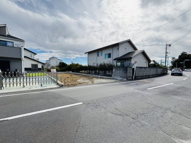 敷地面積61坪　売地　川越市今泉の前面道路含む現地写真