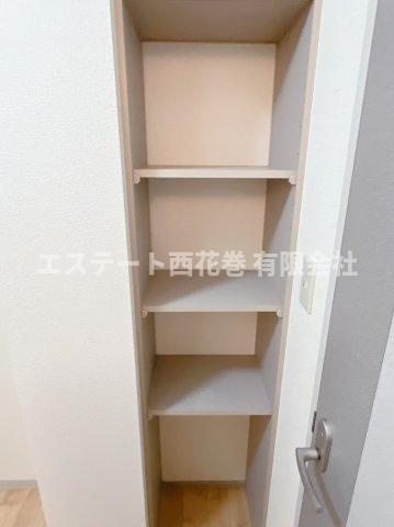 サンテ・ミリオンAの収納|洗面所に収納棚があります。