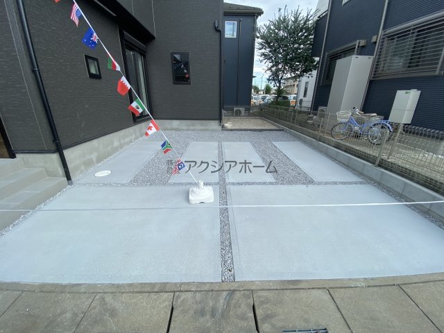 入間市扇台2丁目・全1棟　新築一戸建　～WIC付き～の駐車場|並列駐車2台可能です