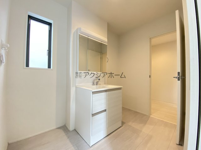 入間市扇台2丁目・全1棟　新築一戸建　～WIC付き～の独立洗面台|シャンプードレッサー付洗面化粧台
