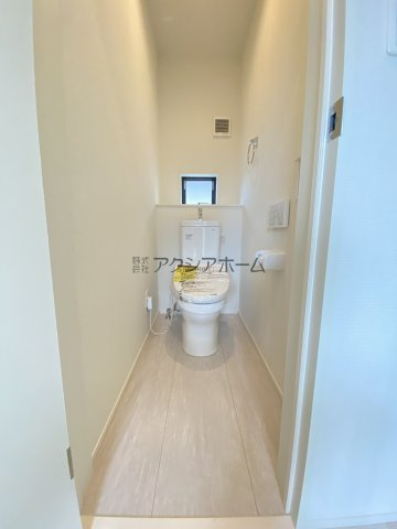 入間市扇台2丁目・全1棟　新築一戸建　～WIC付き～のトイレ|温水洗浄機能付