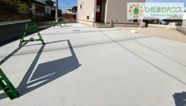 日立市東多賀町3丁目　新築戸建の駐車場|マイホームなら駐車場代がかかりません。しかも、自宅の駐車場で洗車ができます！今までコイン洗車に行っていた手間も省けて、節約にもつながります(^^♪