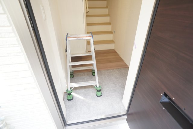 リベルテ逆瀬川の玄関