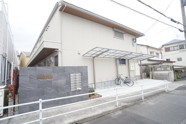 リベルテ逆瀬川の外観