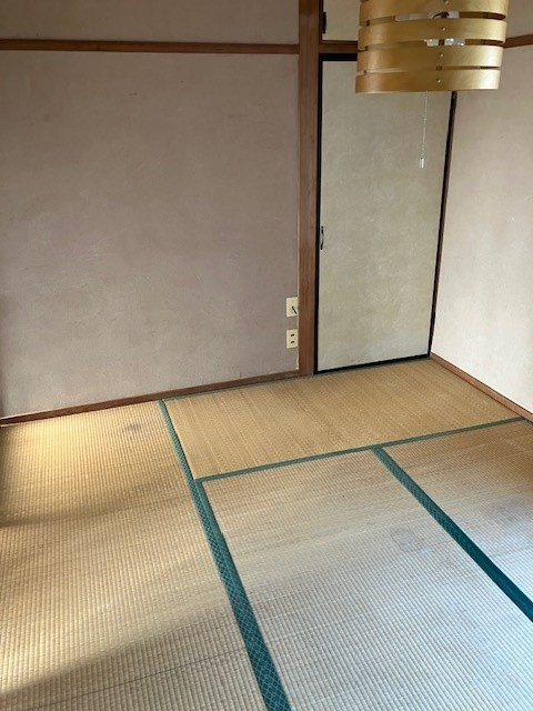 長船町服部店舗付き住居の和室