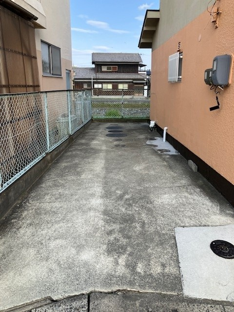 長船町服部店舗付き住居の駐車場