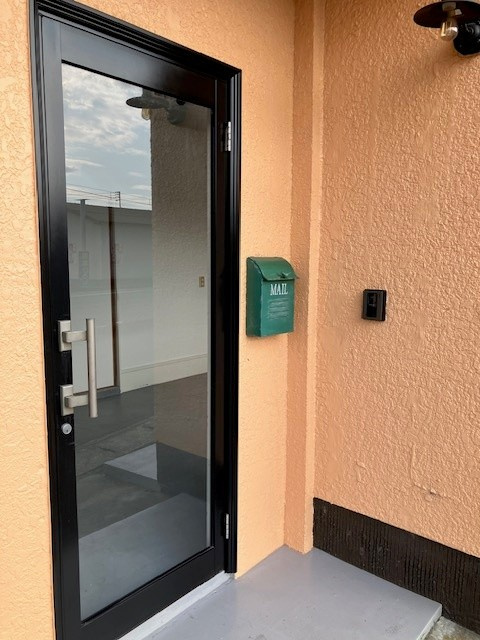 長船町服部店舗付き住居の玄関