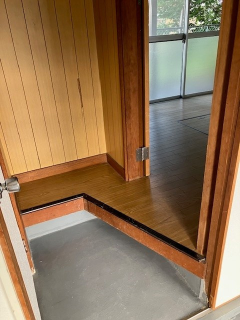 長船町服部店舗付き住居の内装