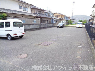 【駐車場】 | フォブール十三軒屋