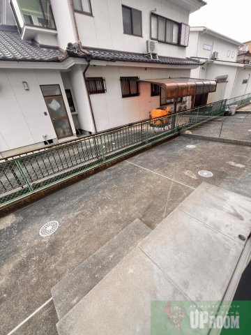 ロワジールの駐車場