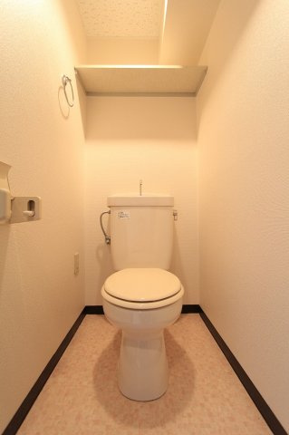 メルヴェーユ小幡Ⅱのトイレ|ウォシュレットはご入居者様でご用意ください。