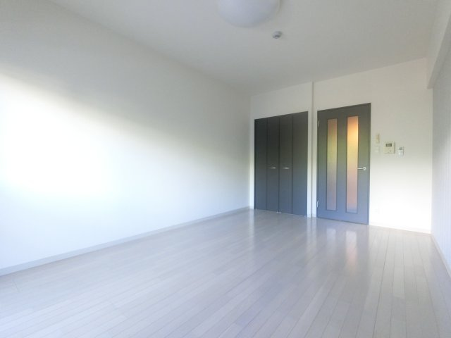 メルシーの洋室