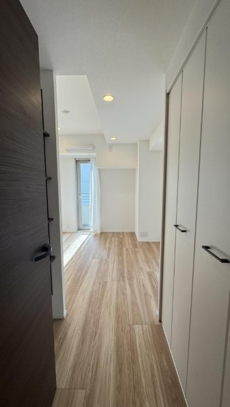 サンクタス本郷元町の洋室|サンクタス本郷元町：約６．０帖の洋室にはクローゼット・収納棚・窓が付いております！