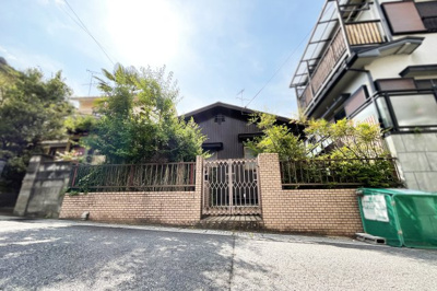 【外観】 | 宇治市木幡平尾　土地　注文住宅　建築条件なし | 《フレンドマート御蔵山店》の近くにはドラッグストアやコンビニもあります。