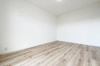 【洋室】 | ハイツ西宇治　7号棟 | 【洋室6帖】クロスや建具も新調済みですので、気持ちよく新生活をスタートできます。