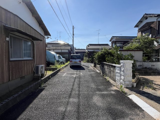 【前面道路含む現地写真】
