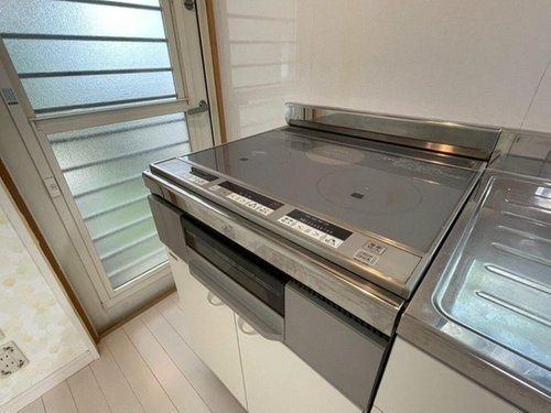 【キッチン】 | オール電化住宅のため、IHクッキングヒーターです。