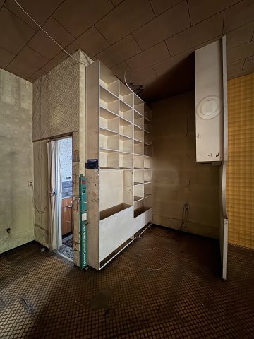 久喜青葉住居付店舗倉庫の内装|1F収納棚