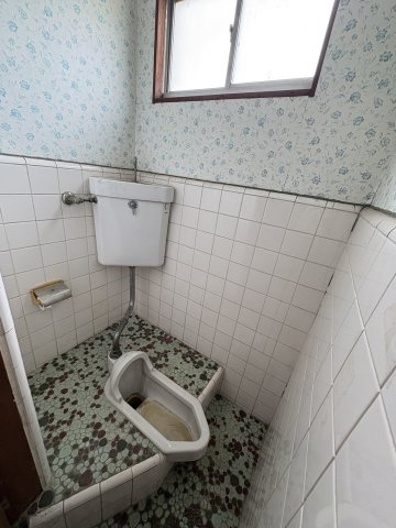 久喜青葉住居付店舗倉庫のトイレ|1F