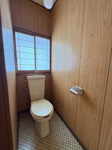 久喜青葉住居付店舗倉庫のトイレ|2F