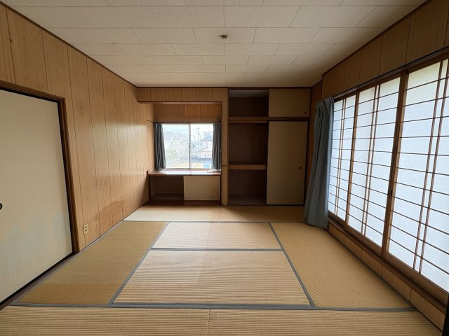 久喜青葉住居付店舗倉庫の和室|2F