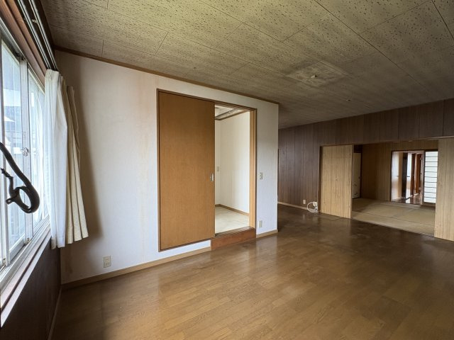 久喜青葉住居付店舗倉庫の居間・リビング|2F