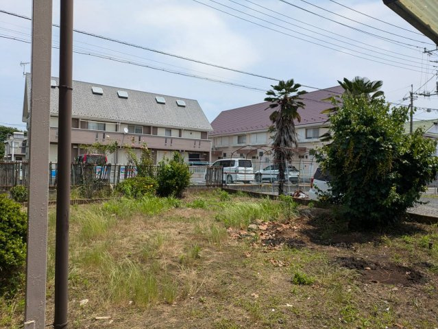 久喜青葉住居付店舗倉庫の庭