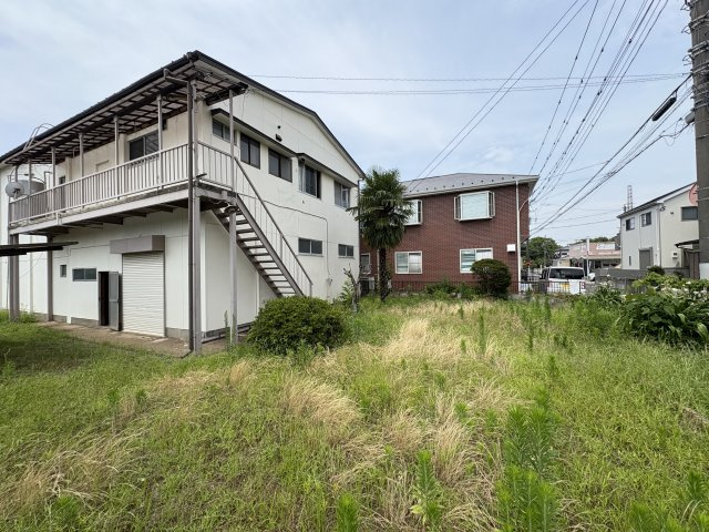 久喜青葉住居付店舗倉庫の庭