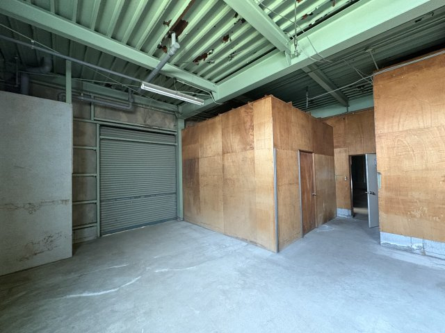 久喜青葉住居付店舗倉庫のその他|1F裏手側倉庫