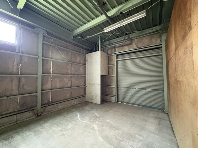 久喜青葉住居付店舗倉庫のその他|1F裏手側倉庫